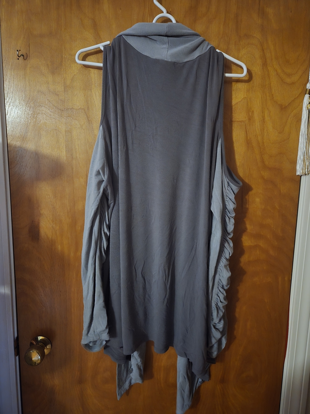 Lightweight Gray Sleeveless Drape Cardigan - Picture 2 of 3